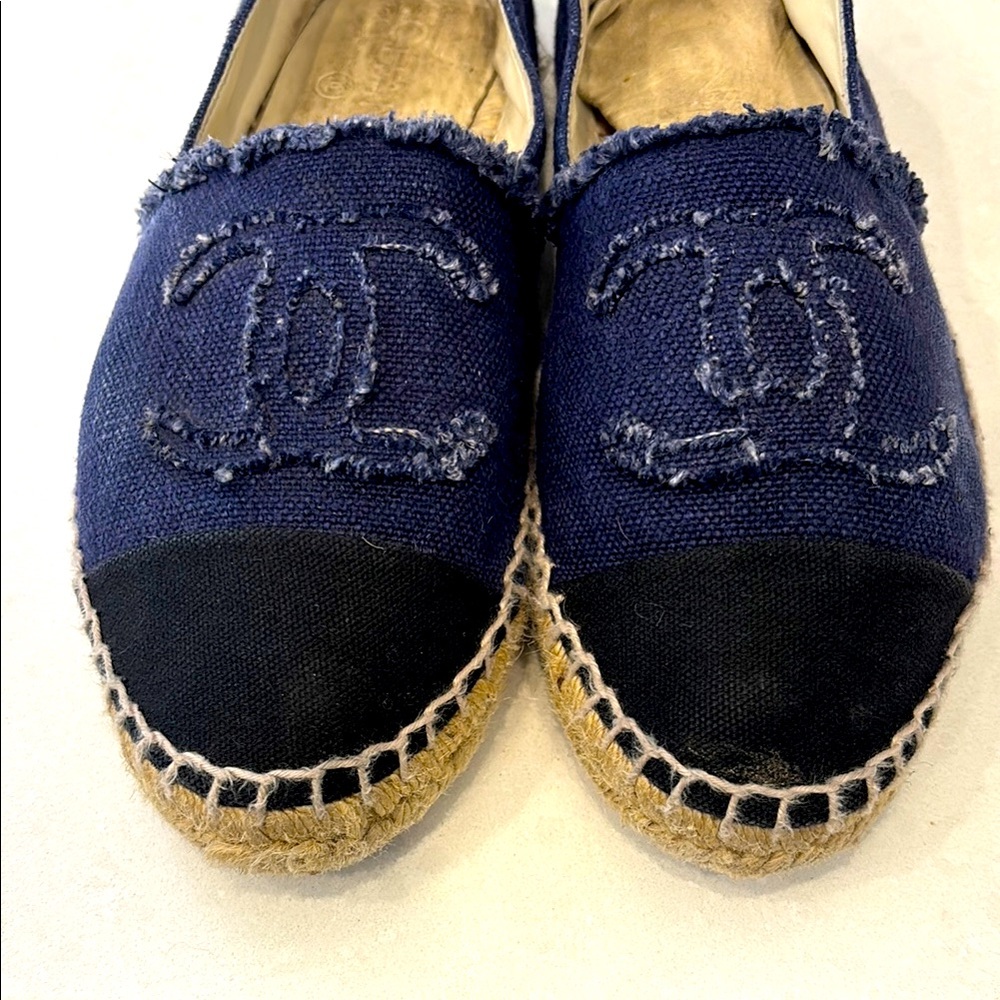 CHANEL denim Blue Espadrilles with Iconic CC Logo